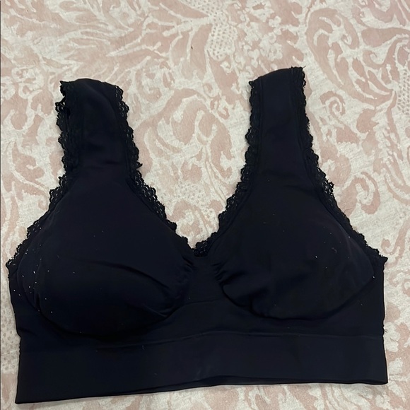 Black Lace Trim Wireless Bra - Picture 1 of 3
